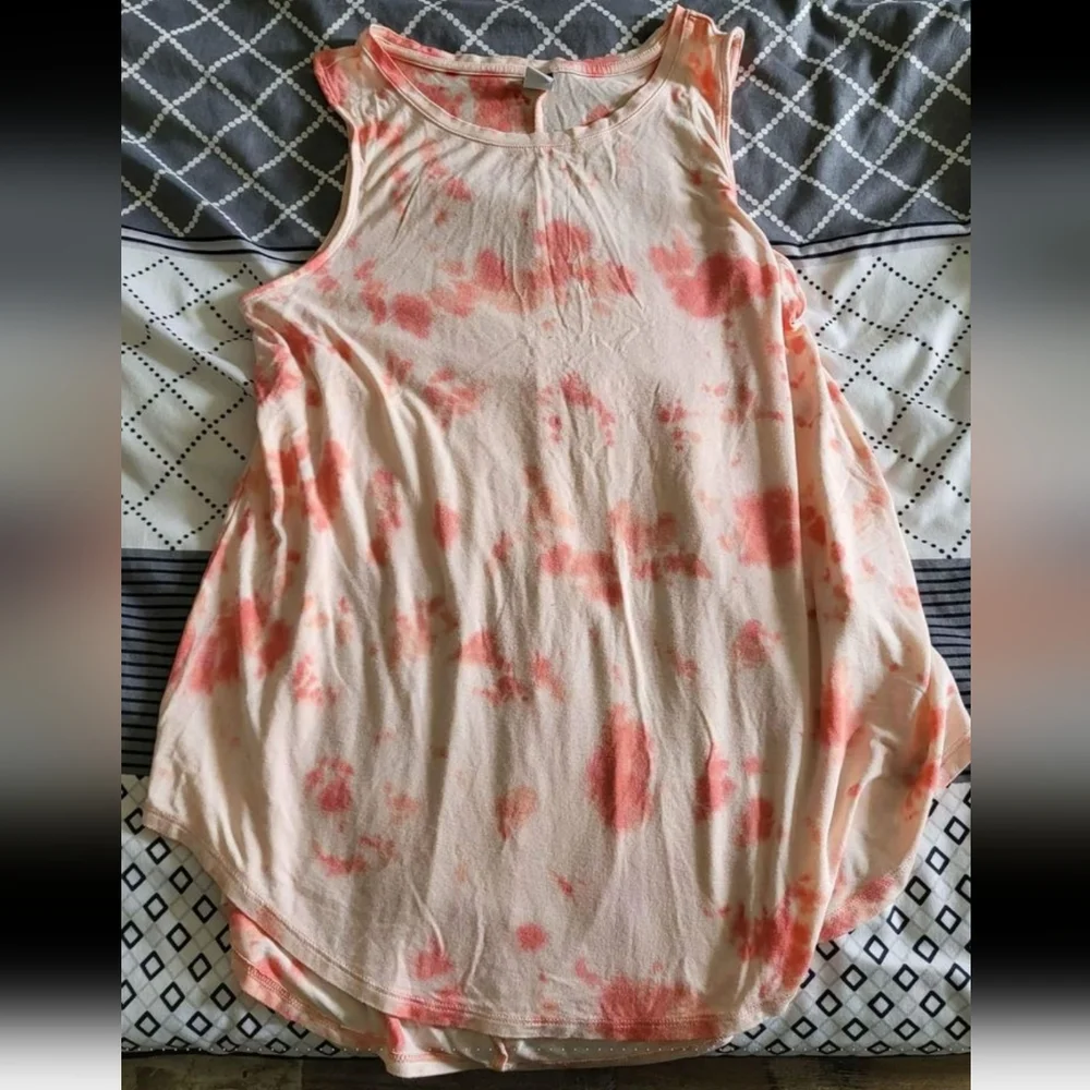 Old Navy Tank - Picture 1 of 1